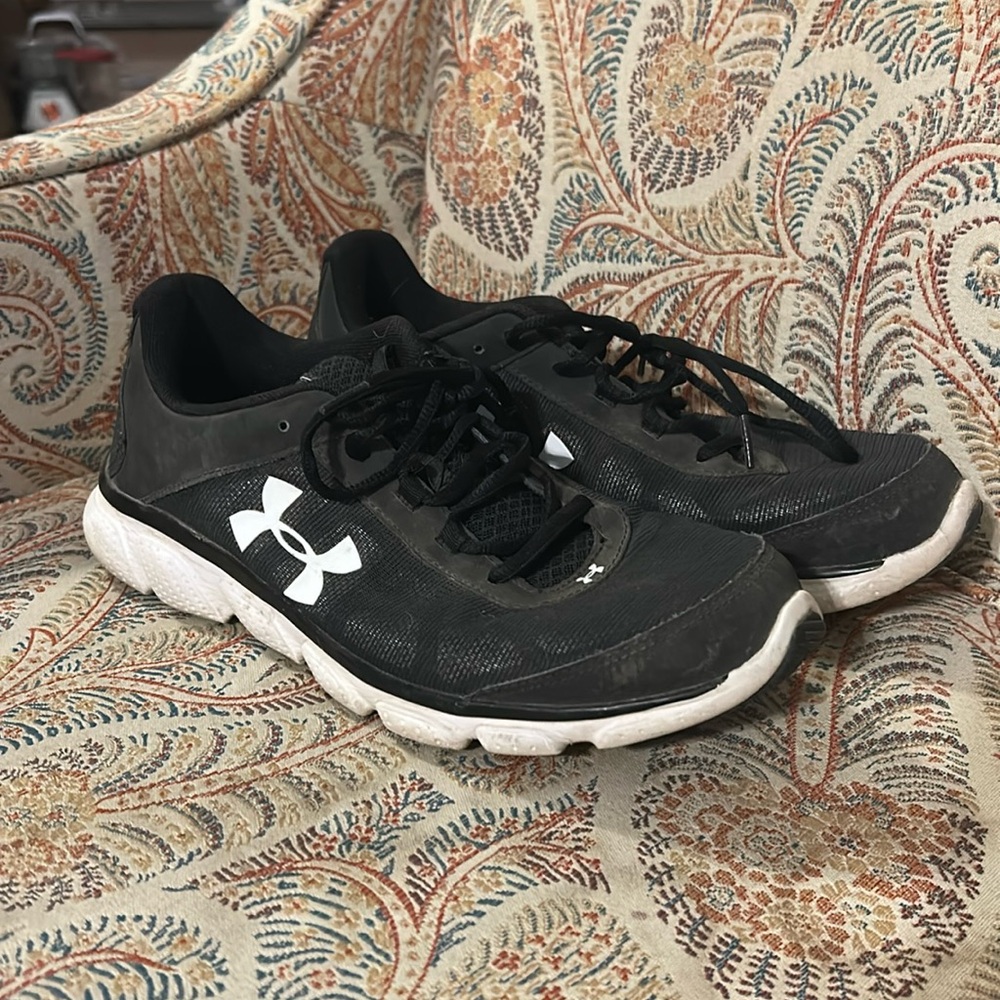 Underarmour Men’s tennis shoes